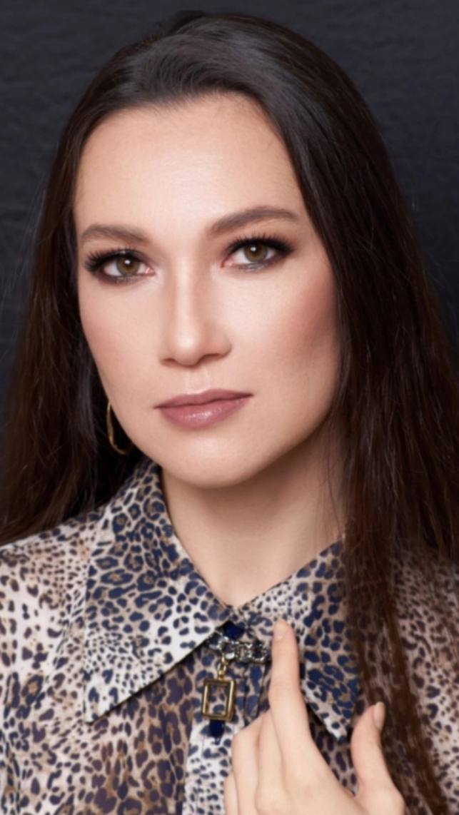 Elegantes Abend-Make-up mit Betonung der Augen und natürlichen Tönen – Visagistin Natali Beliaeva, Nürnberg