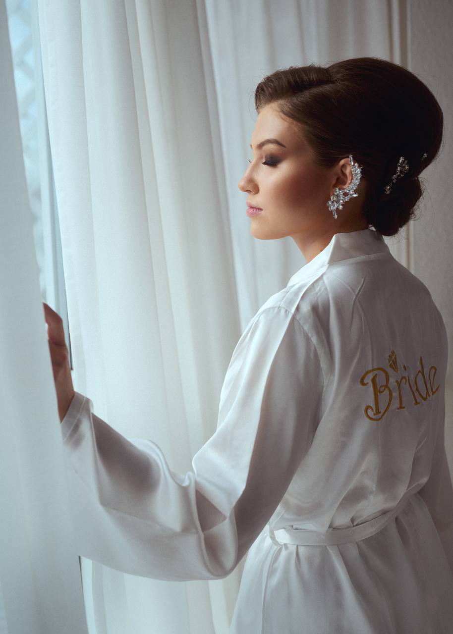 Brautvorbereitung am Hochzeitsmorgen, Make-up und Frisur von Natali Beliaeva, Bayern