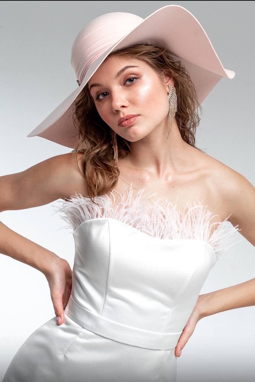 Modernes Braut-Make-up und Frisur, Braut-Look mit Hut, Natali Beliaeva