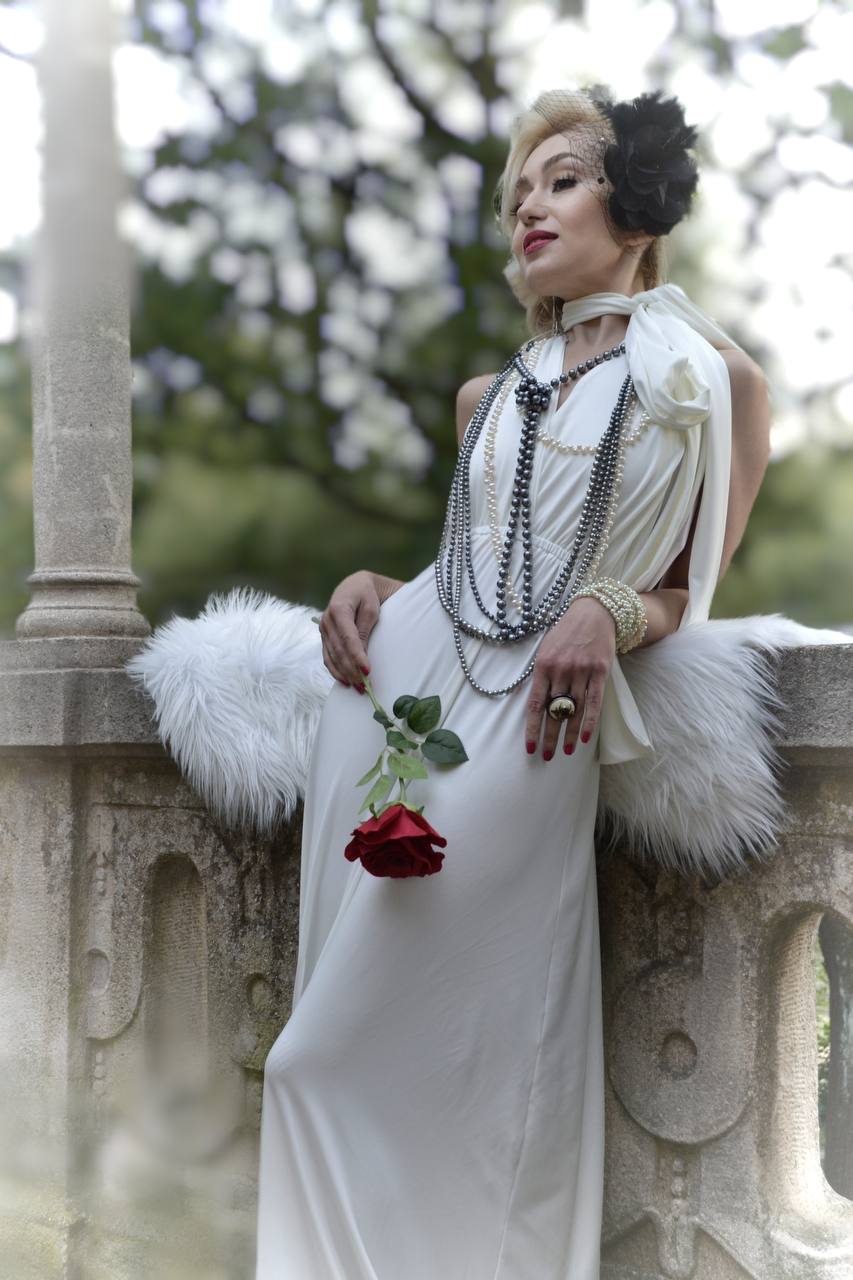 Vintage-Fotoshooting mit Make-up und Frisur im Stil der 30er Jahre, Stylistin Natali Beliaeva