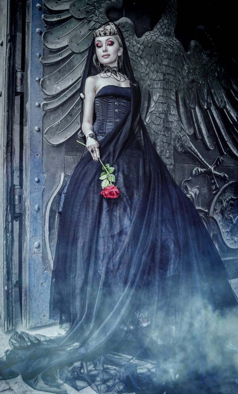 Konzeptuelles Gothic-Fotoshooting, Make-up und Frisur von Natali Beliaeva